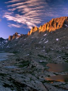 Preview wallpaper fremont peak, wyoming, rocks, mountains, shade