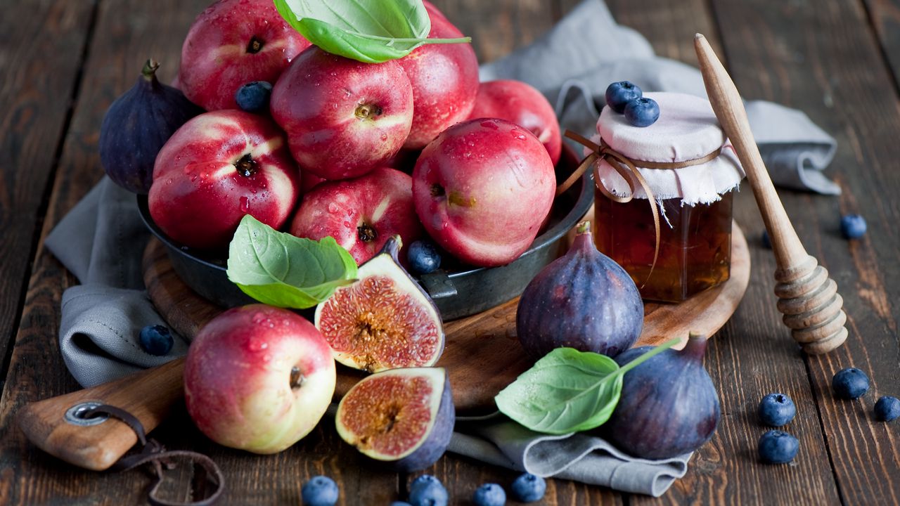 Wallpaper fruit, figs, blueberries, honey, nectarine