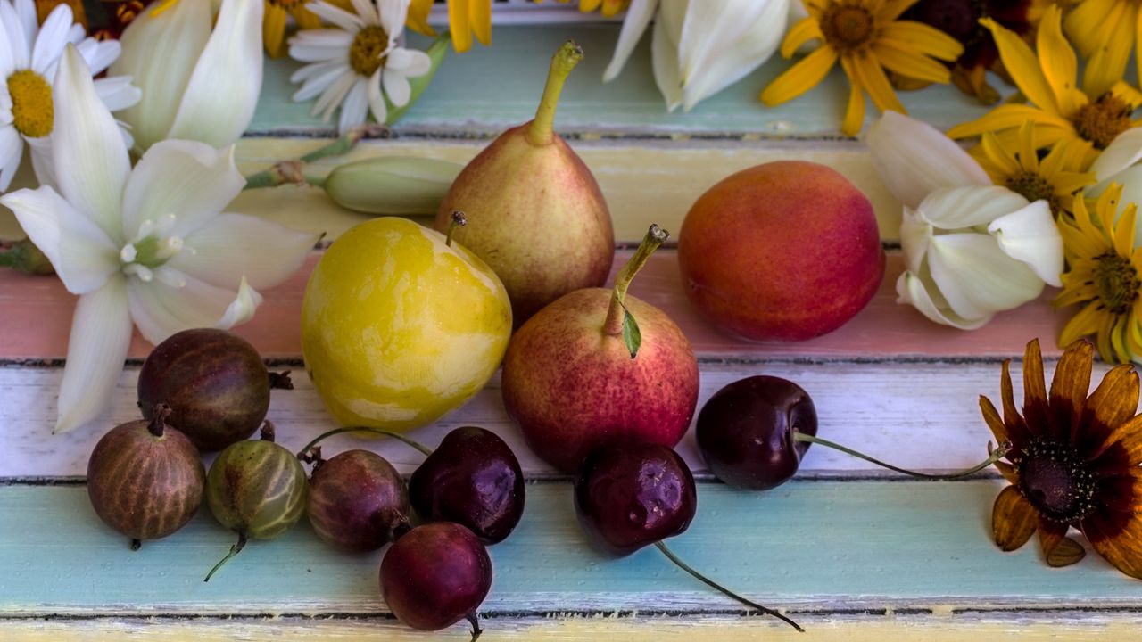Wallpaper fruit, pear, gooseberry, flowers