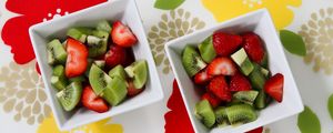 Preview wallpaper fruit salad, kiwi, strawberries, plates