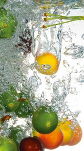 Preview wallpaper fruit, splashes, water, falling