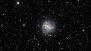 Preview wallpaper galaxy, messier 83, space, star, dark