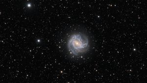 Preview wallpaper galaxy, messier 83, space, star, dark