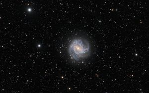 Preview wallpaper galaxy, messier 83, space, star, dark