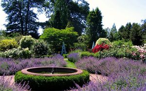 Preview wallpaper garden, fountain, flowers