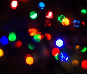 Preview wallpaper garland, bokeh, glare, colorful, dark