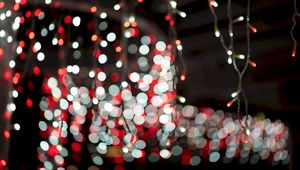 Preview wallpaper garland, glare, bokeh, light, circles, red, white