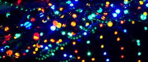 Preview wallpaper garland, glare, light, blur, colorful