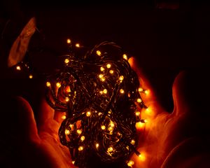 Preview wallpaper garland, light, darkness