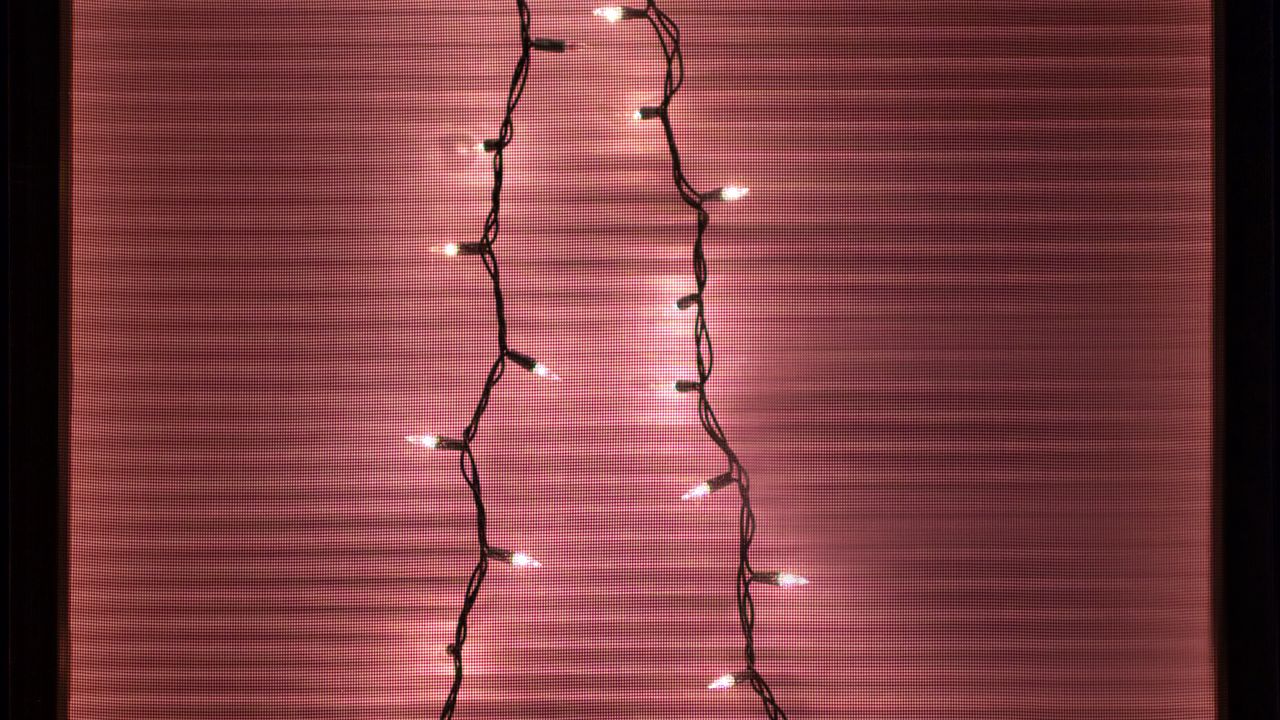 Wallpaper garland, light, mesh, red, dark