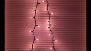 Preview wallpaper garland, light, mesh, red, dark