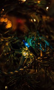 Preview wallpaper garland, tree, christmas, new year, glare, bokeh