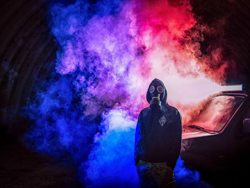 1024x768 Wallpaper gas mask, man, smoke, colorful