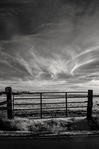 Preview wallpaper gate, bw, sky, fence