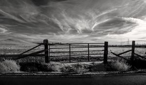 Preview wallpaper gate, bw, sky, fence