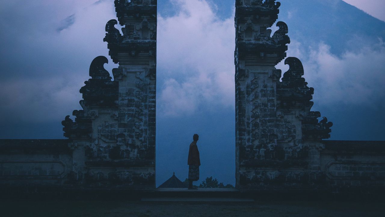 Wallpaper gate, silhouette, loneliness, fog, bali, indonesia