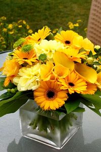 Preview wallpaper gerbera, calla lilies, flowers, yellow flower, composition