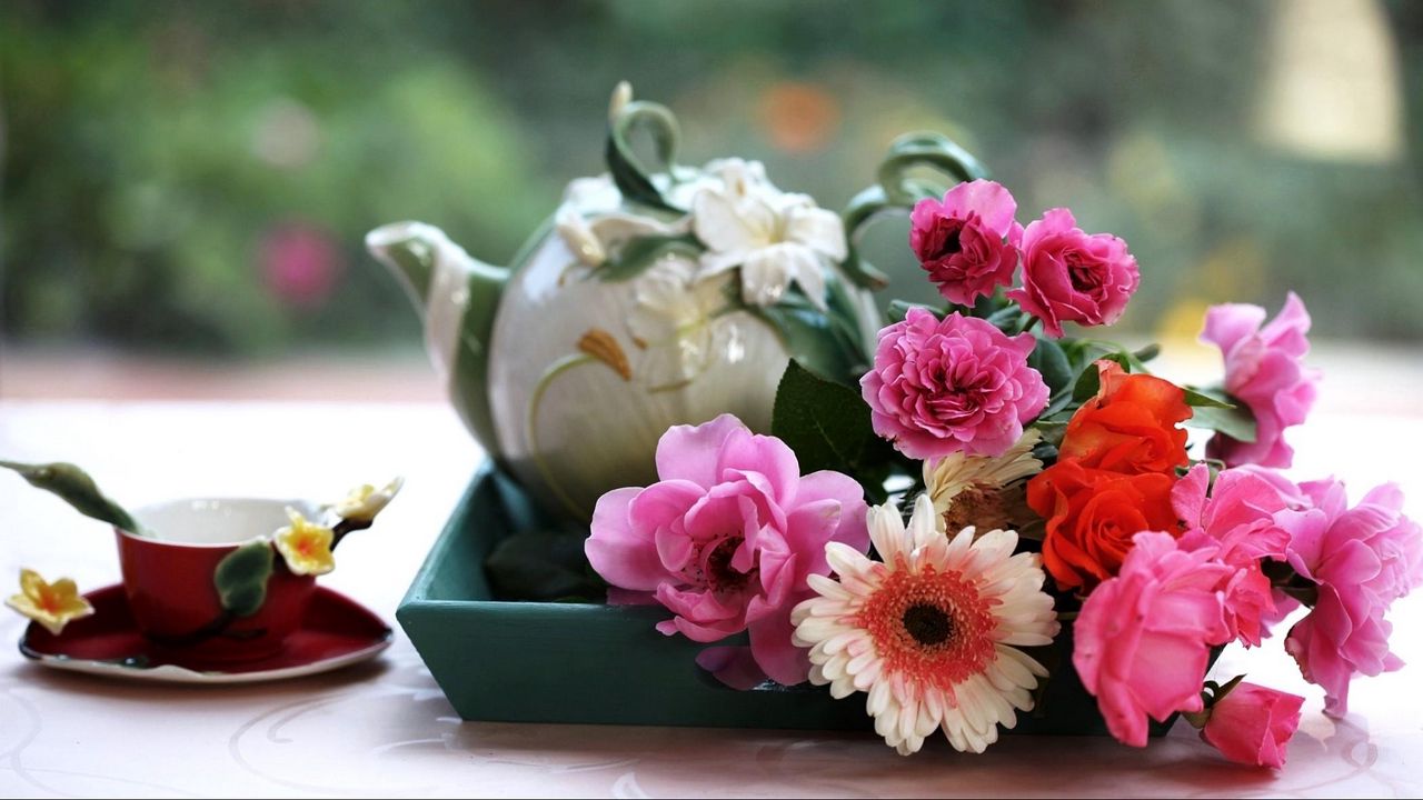 Wallpaper gerbera, roses, flowers, tray, tea, cup, table
