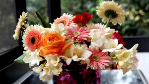 Preview wallpaper gerbera, roses, freesia, bouquet, vase, composition