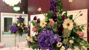 Preview wallpaper gerbera, roses, lisianthus russell, hydrangea, catering, decorations