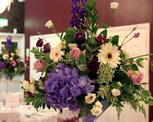 Preview wallpaper gerbera, roses, lisianthus russell, hydrangea, catering, decorations