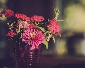 Preview wallpaper gerbera, vase, petals