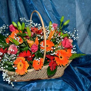 Preview wallpaper gerberas, roses, lilies, gypsophila, basket, composition, fabric