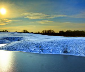 Preview wallpaper germany, ediger-eller, lake, sun, light, snow, winter