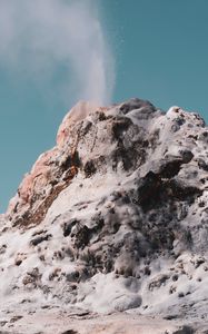 Preview wallpaper geyser, mountain, peak, spray, water