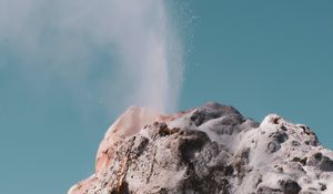 Preview wallpaper geyser, mountain, peak, spray, water