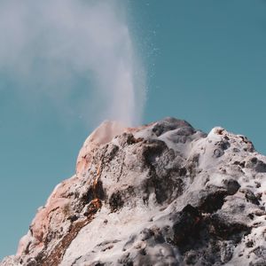 Preview wallpaper geyser, mountain, peak, spray, water