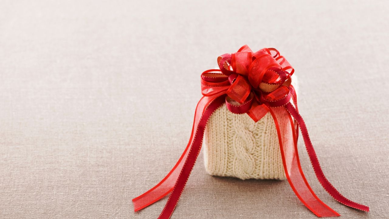 Wallpaper gift, box, cloth, knitted, bow, red, ribbon