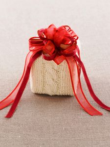 Preview wallpaper gift, box, cloth, knitted, bow, red, ribbon