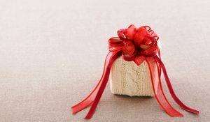 Preview wallpaper gift, box, cloth, knitted, bow, red, ribbon