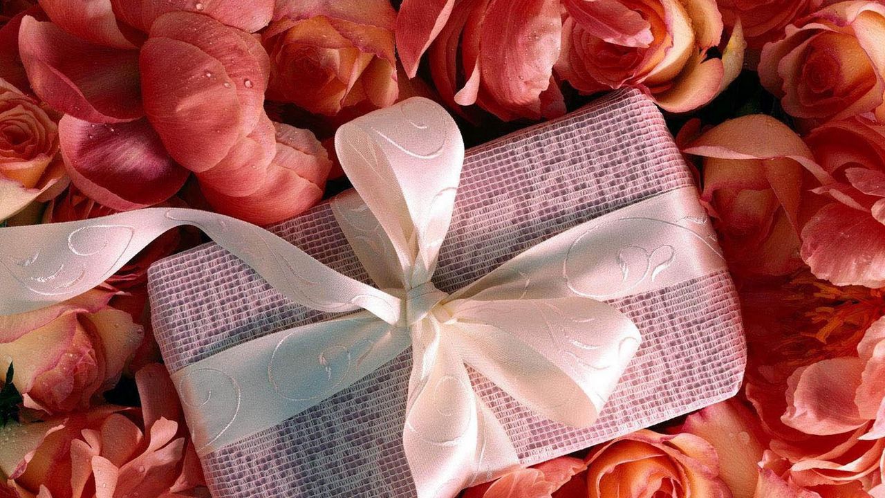 Wallpaper gift, petals, ribbon