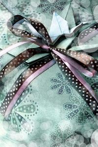 Preview wallpaper gift, ribbon, bow, box, crane, origami, paper, bokeh, vintage