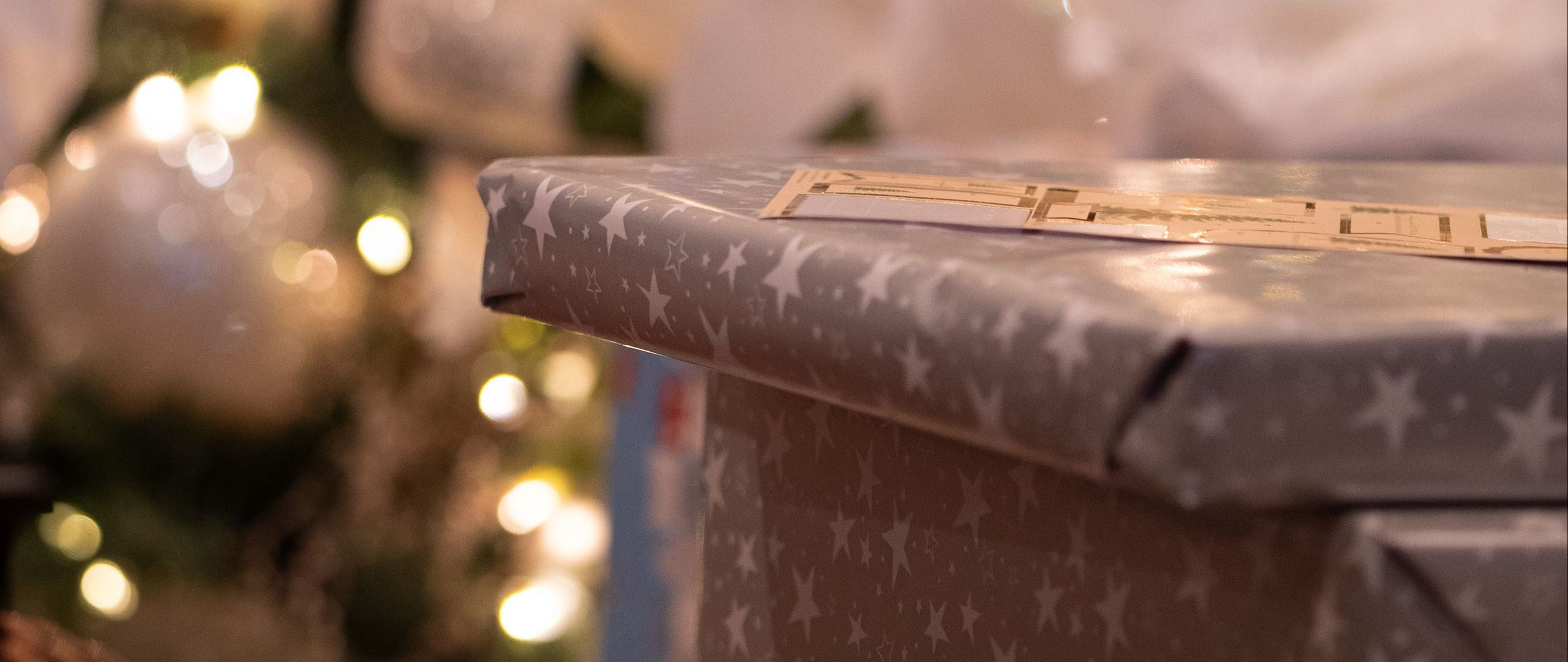 2560x1080 Wallpaper gifts, christmas tree, new year, christmas, blur