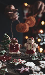 Preview wallpaper gingerbread, cookies, figurines, christmas, new year, holiday