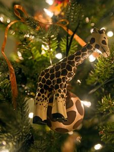 Preview wallpaper giraffe, tree, gifts, new year