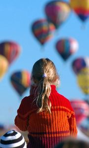 Preview wallpaper girl, air balloons, flight, blur, sky