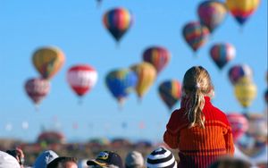 Preview wallpaper girl, air balloons, flight, blur, sky