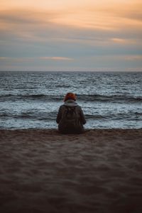 Preview wallpaper girl, alone, shore, beach, sunset