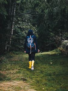 Preview wallpaper girl, backpack, forest, walk, fall