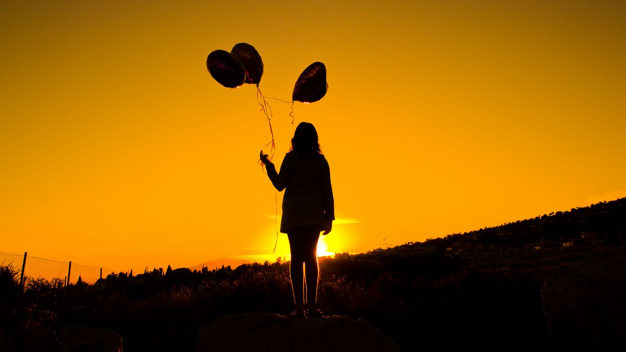 Wallpaper girl, balloons, silhouettes, sunset