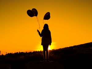 Preview wallpaper girl, balloons, silhouettes, sunset