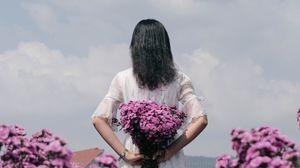 Preview wallpaper girl, bouquet, flowers, purple