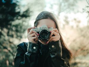 Preview wallpaper girl, camera, lens, photographer, photo