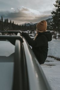 Preview wallpaper girl, car, view, mountains, landscape