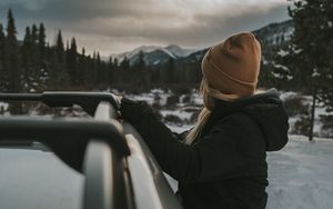 Preview wallpaper girl, car, view, mountains, landscape