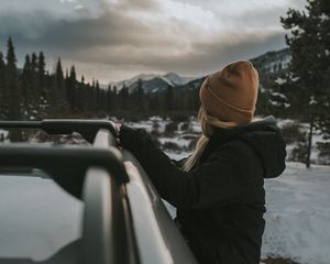 Preview wallpaper girl, car, view, mountains, landscape